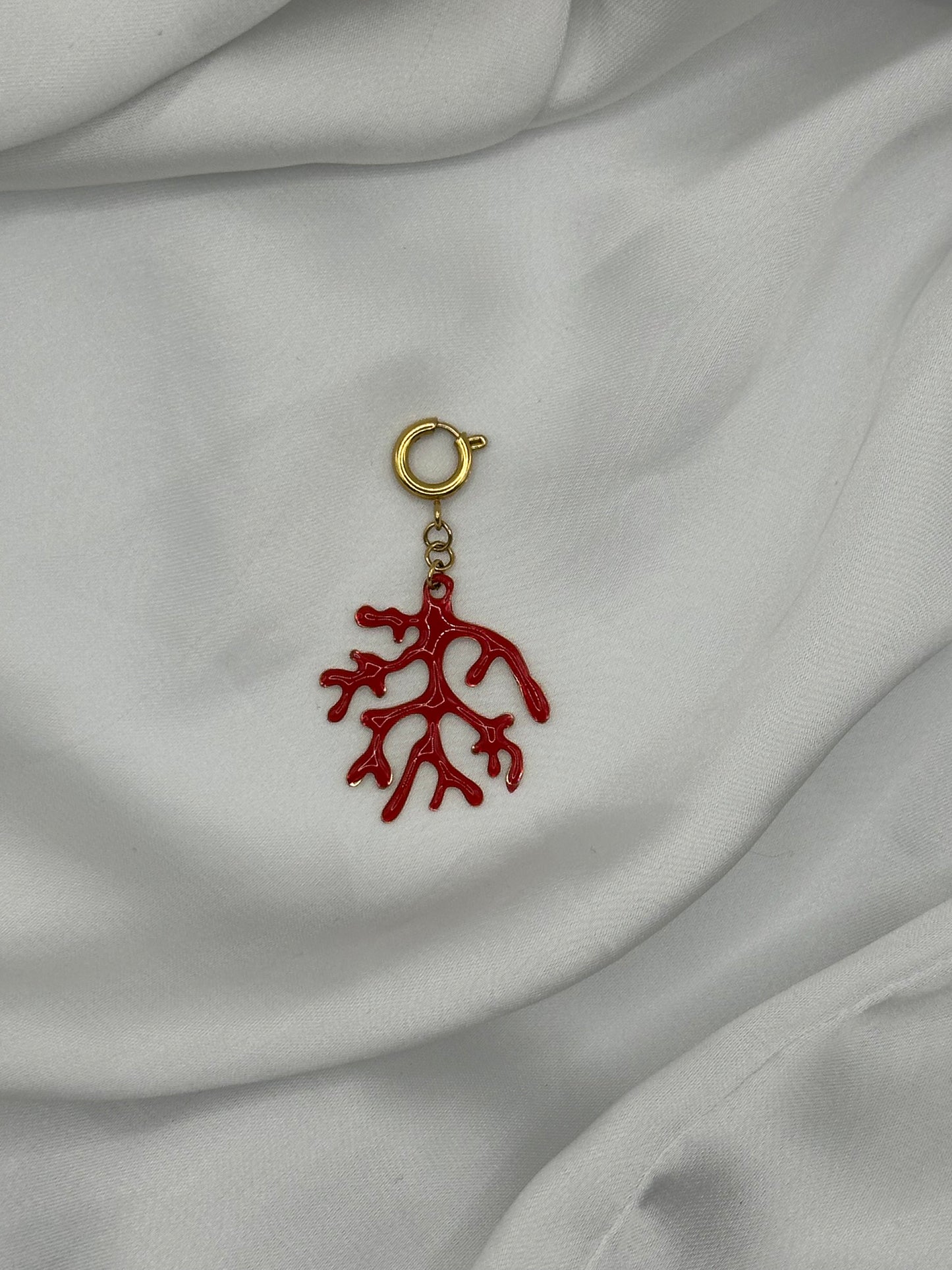 Pendentif corail rouge et doré